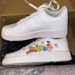 SpongeBob Nike custom shoes Wore twice men size 7 women size 8.5